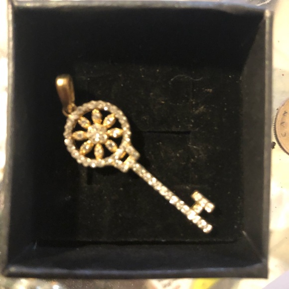 Gold and Crystal key pendant from Jewlr. - Picture 3 of 3
